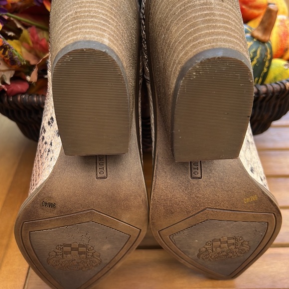 Vince Camuto leather reptile print boot SZ 9 - Picture 14 of 16